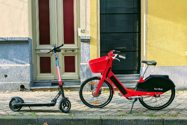 Electric Scooters VS. Bikes: Which is Better?