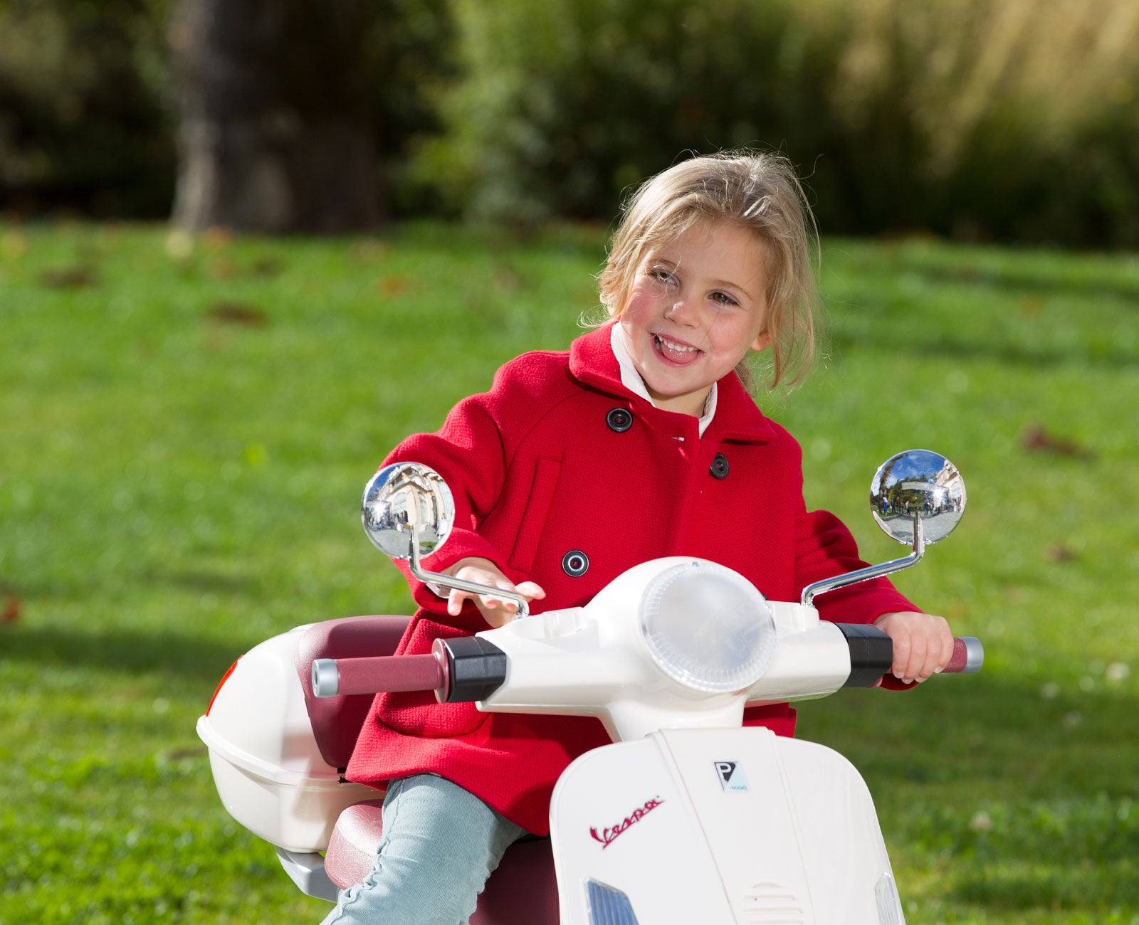 peg perego vespa scooter Peg Perego Vespa Scooter 12V– Kids Toys Warehouse